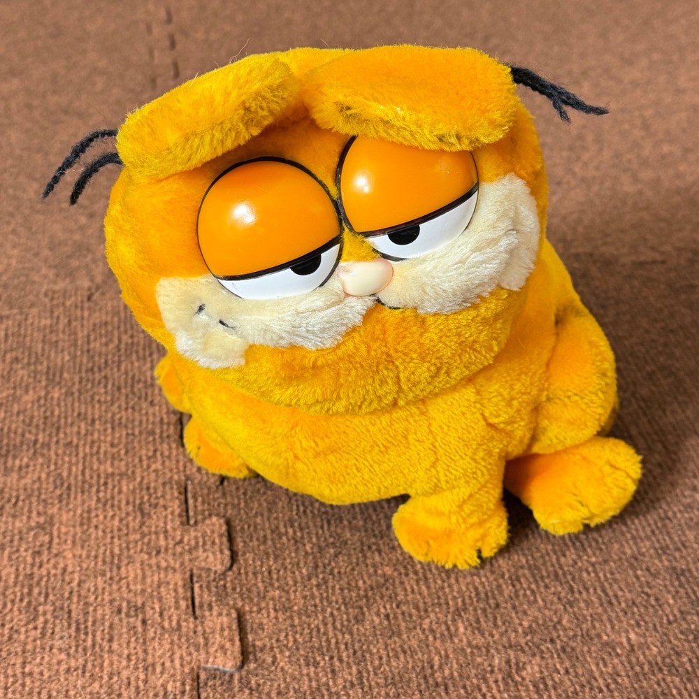 A+ Vintage 1981 Garfield Plush R Dakin & Co Orange Cat Plastic Eyes 7 Inch Toy